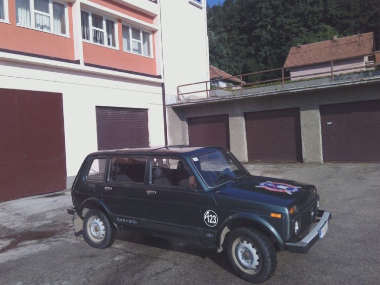 Lada niva 4x4-2